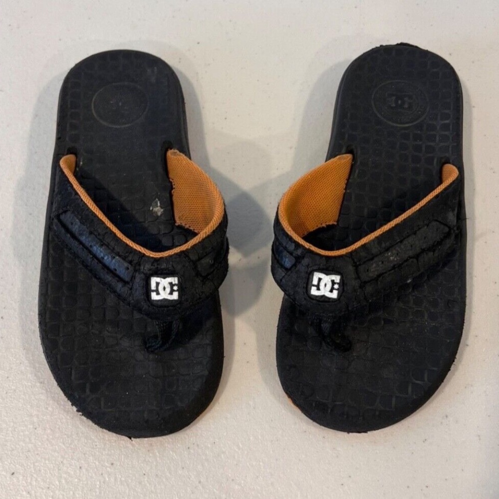 Kids DC Flip Flops Size 1 - Black/White-